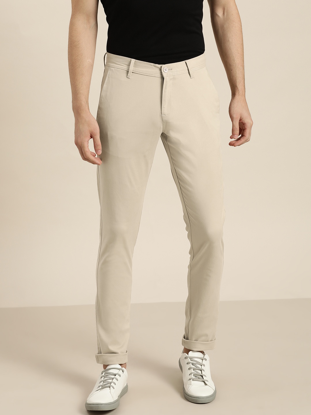 

INVICTUS Men Beige Slim Fit Solid Chinos