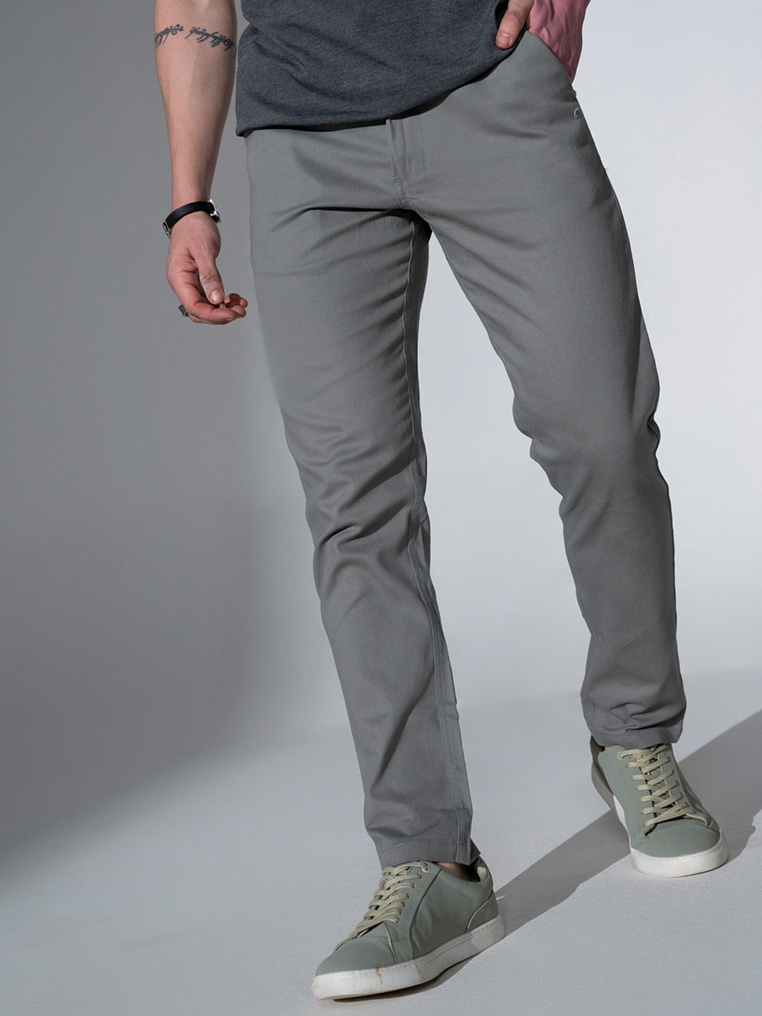 

Hubberholme Men Grey Slim Fit Solid Regular Trousers
