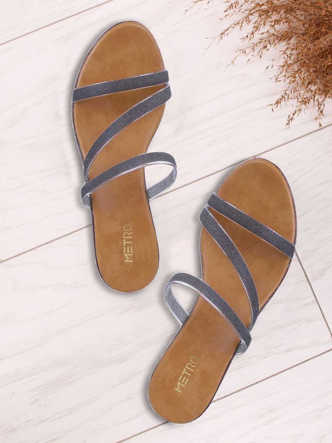 

Metro Women Grey Solid Heels