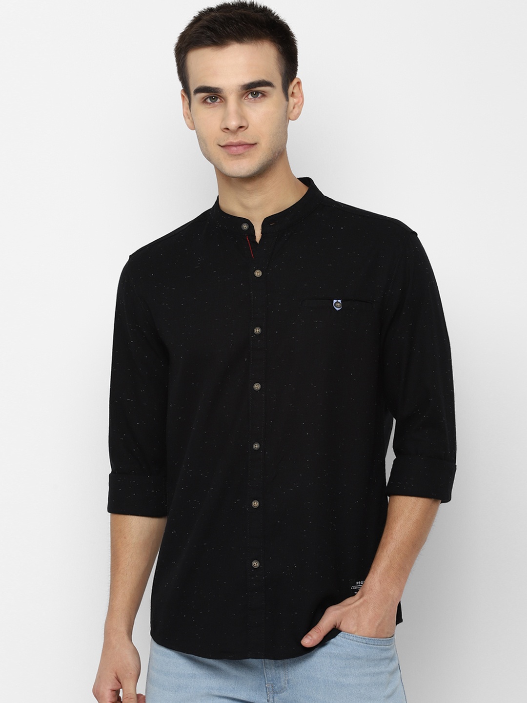 

People Men Black & White Regular Fit Printed Casual Shirt