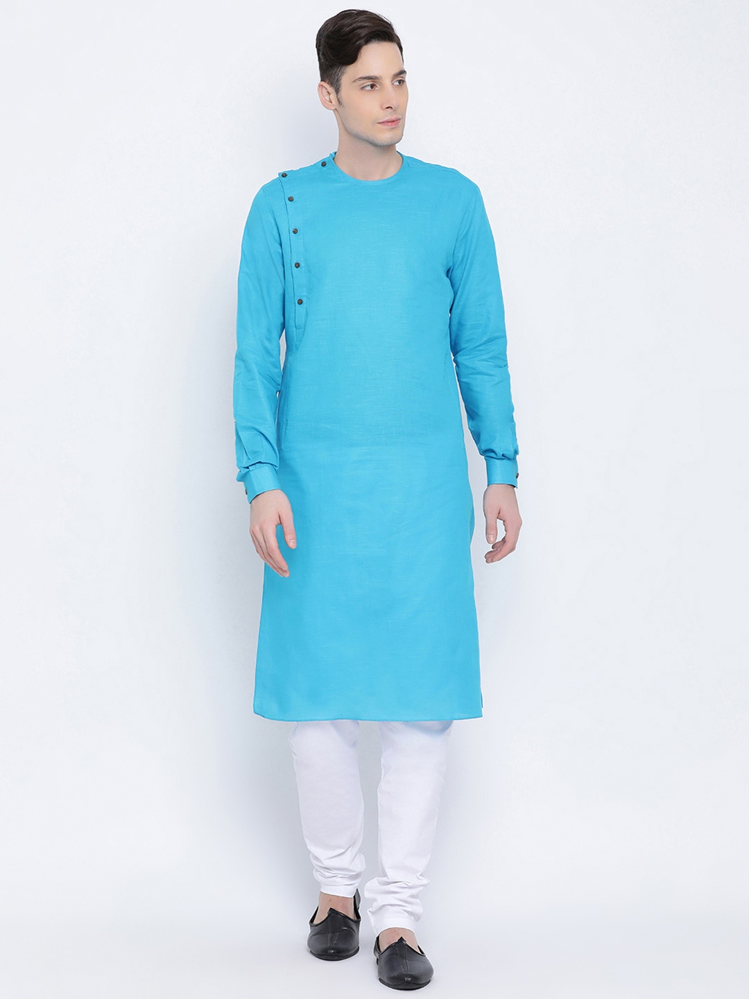 

NAMASKAR Men Blue & White Solid Cotton Kurta with Churidar