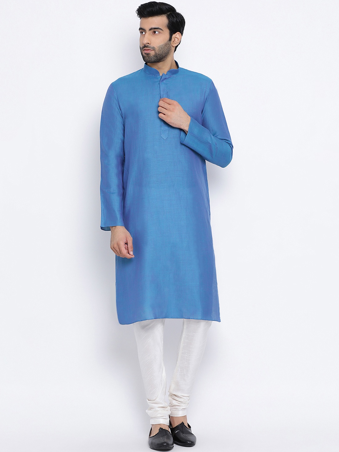 

NAMASKAR Men Blue Solid Straight Kurta