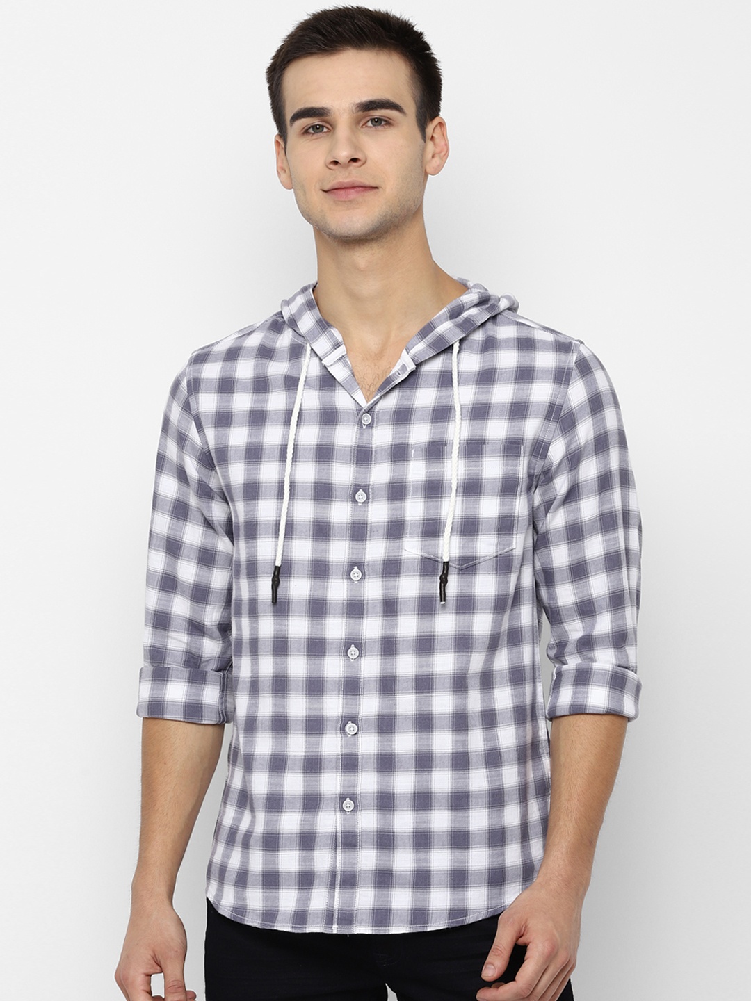 

People Men Blue & White Regular Fit Checked Casual Shirt