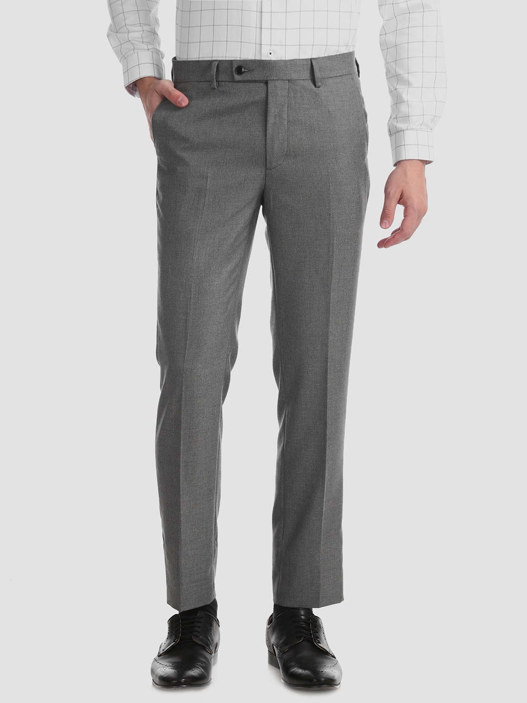 

Arrow Men Grey Slim Fit Solid Formal Trousers