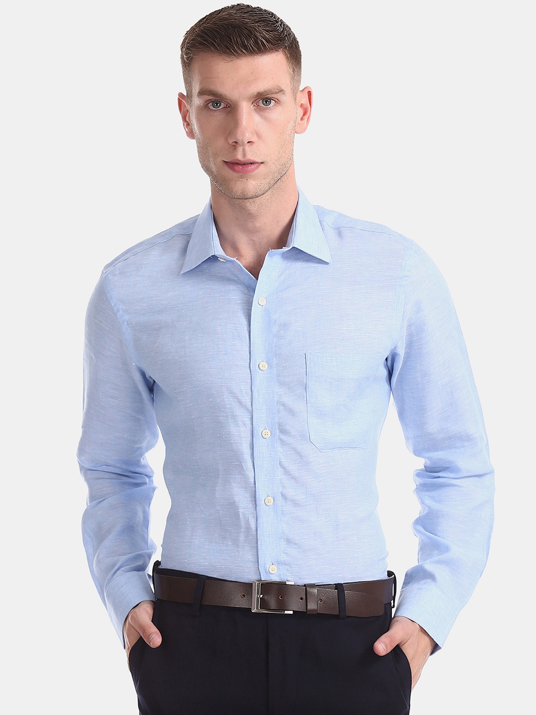 

Arrow Men Blue Regular Fit Solid Formal Linen Shirt