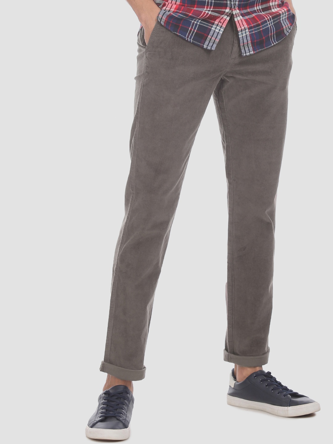 

RUF & TUF Men Taupe Slim Fit Solid Regular Trousers