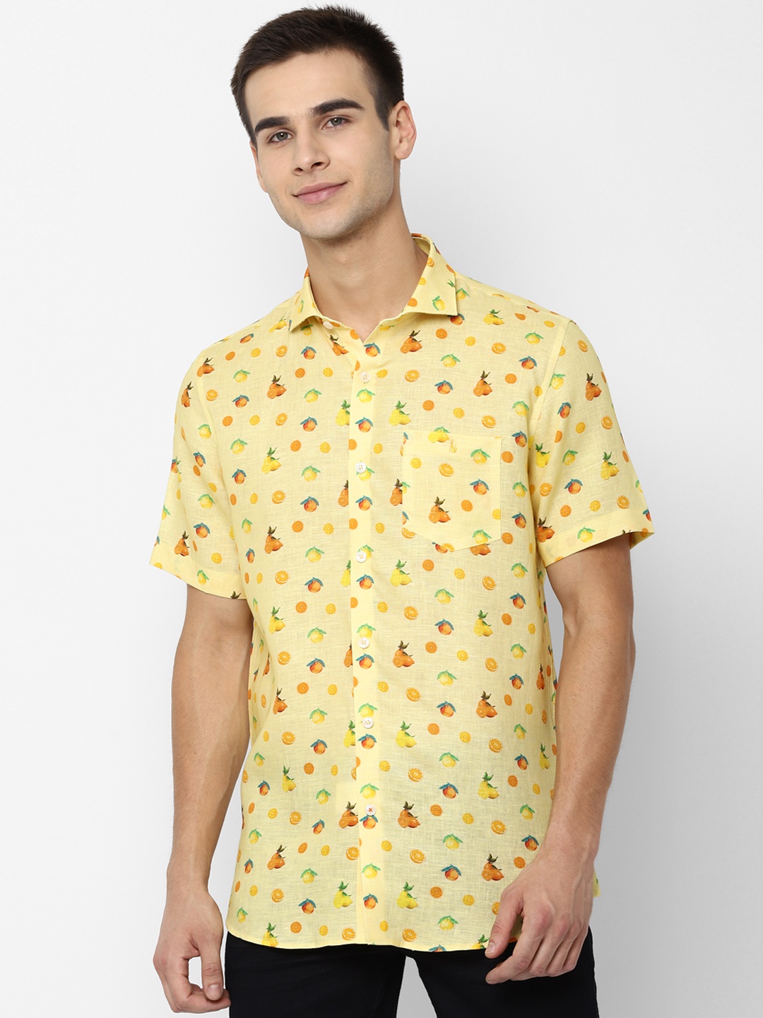 

SIMON CARTER LONDON Men Yellow Regular Fit Printed Casual Shirt