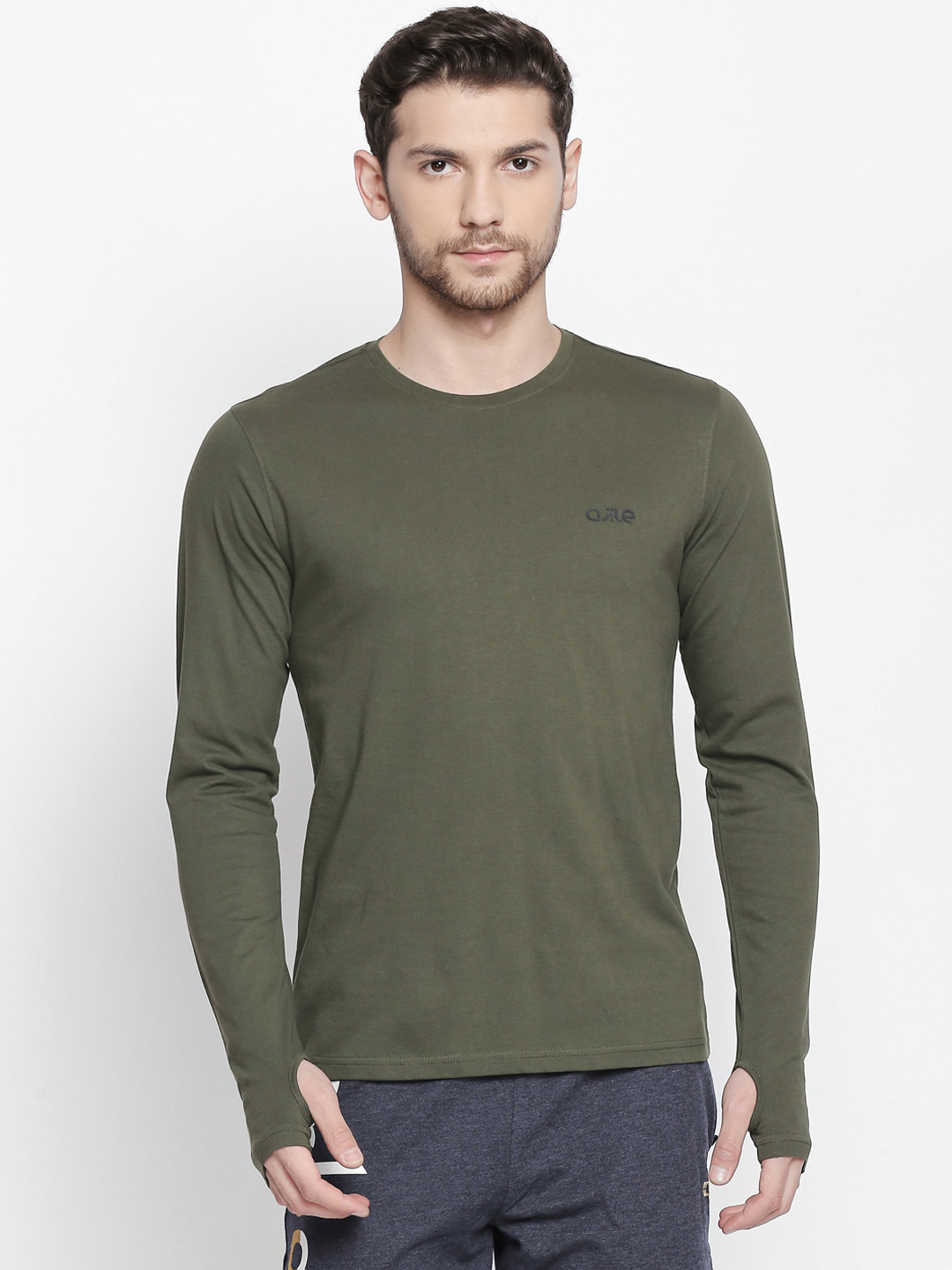 

Ajile by Pantaloons Men Green Solid Round Neck Pure Cotton T-shirt