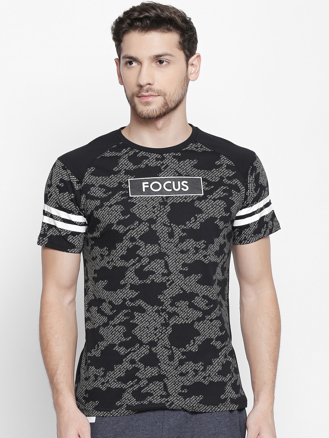 

Ajile by Pantaloons Men Black Camouflage Printed Round Neck Pure Cotton T-shirt