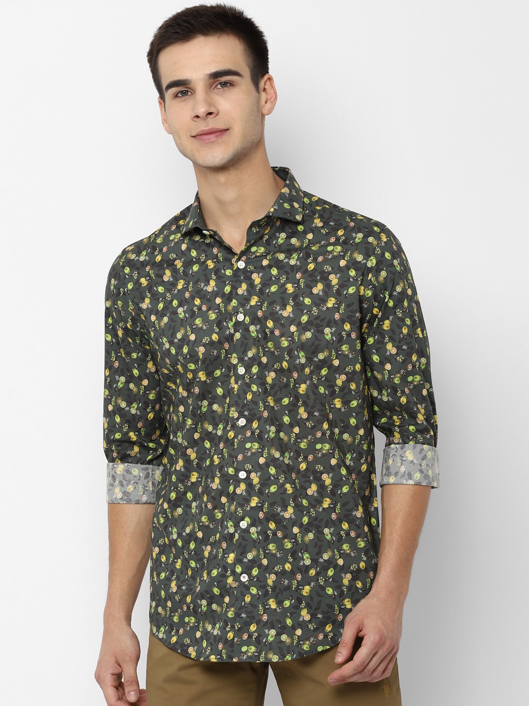 

SIMON CARTER LONDON Men Green & Yellow Slim Fit Printed Casual Shirt