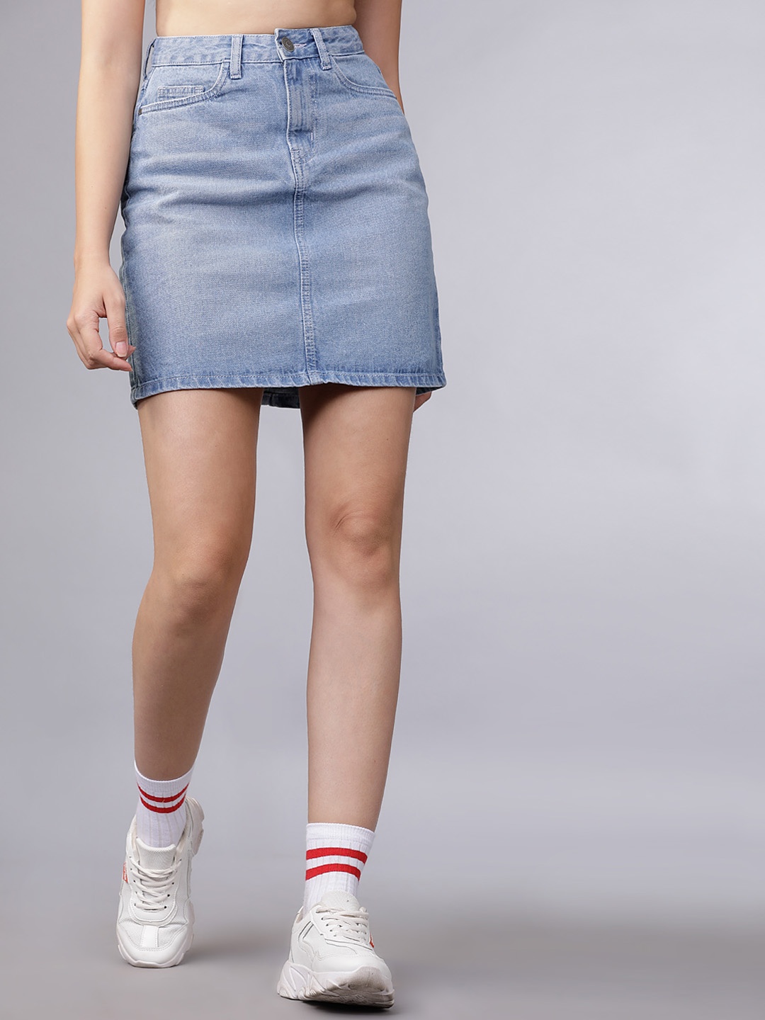 

Tokyo Talkies Women Blue Solid Straight Mini Denim Skirt