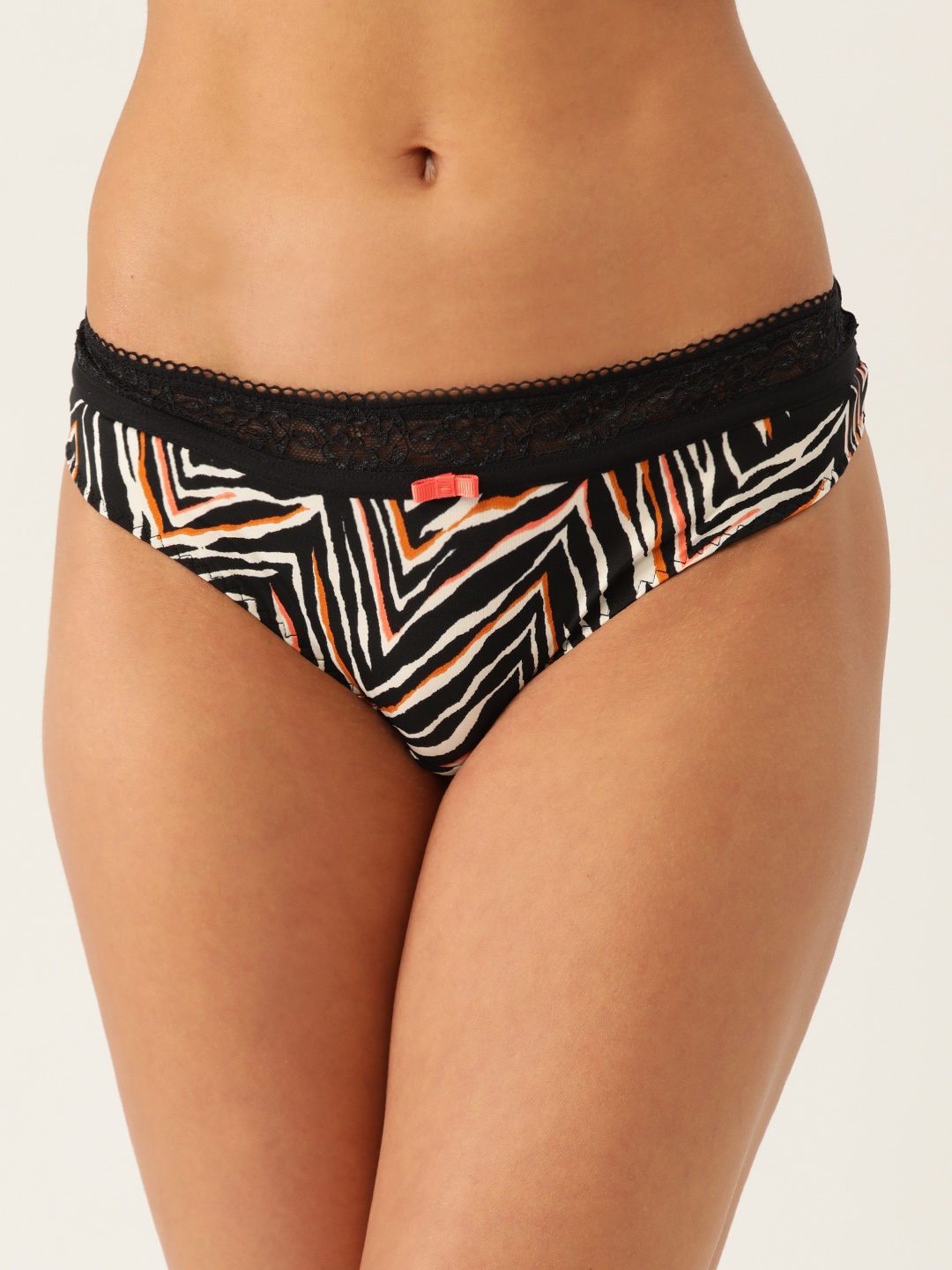 

Marks & Spencer Women Black & White Printed Bikini Briefs T818771