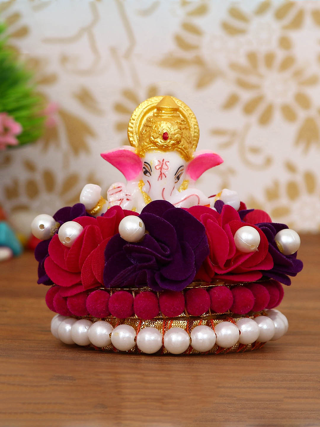 

eCraftIndia White & Gold-Toned Handcrafted Lord Ganesha Idol on Decorated Plate Showpiece