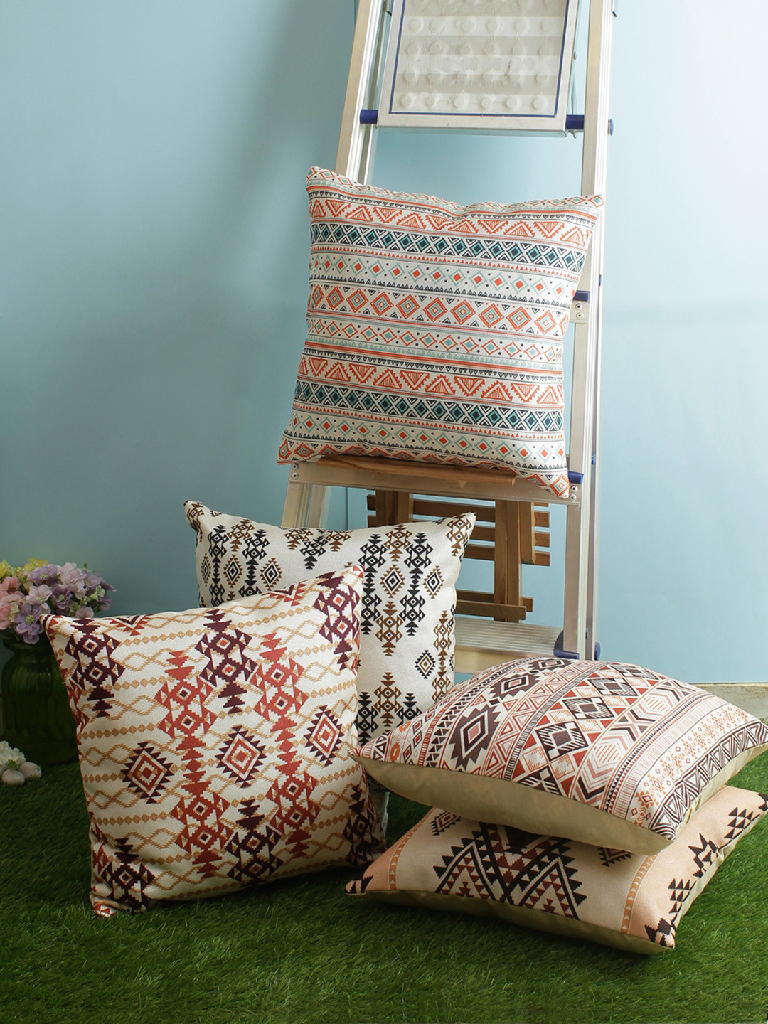 

ROMEE Beige & Blacl Set of 5 Ethnic Motifs Square Cushion Covers