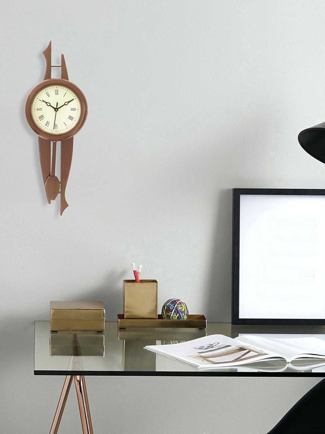 

eCraftIndia Off-White Abstract Shaped Solid 58cm Analogue Wall Clock