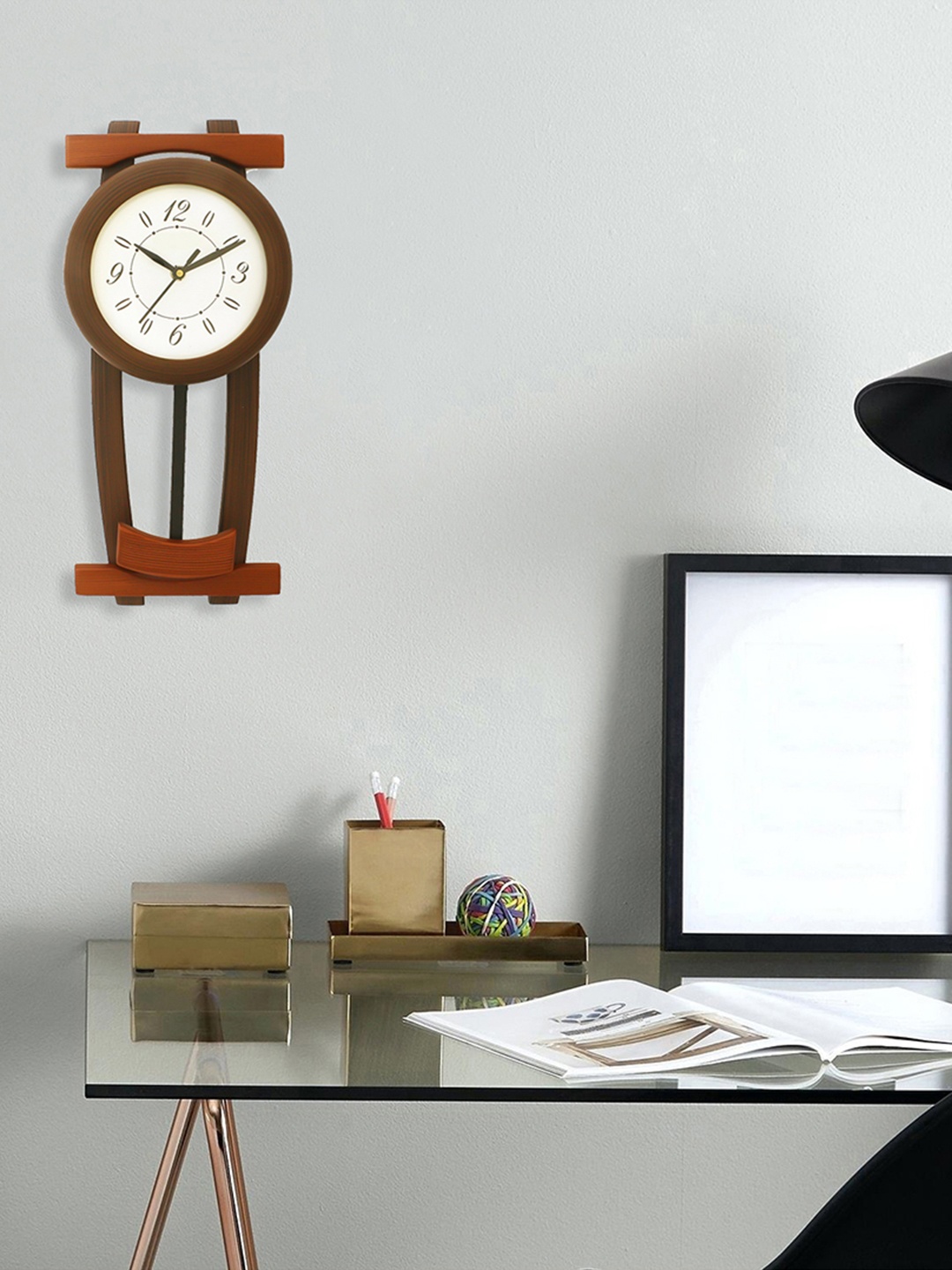 

eCraftIndia White & Brown Round Solid Analogue Wall Clock