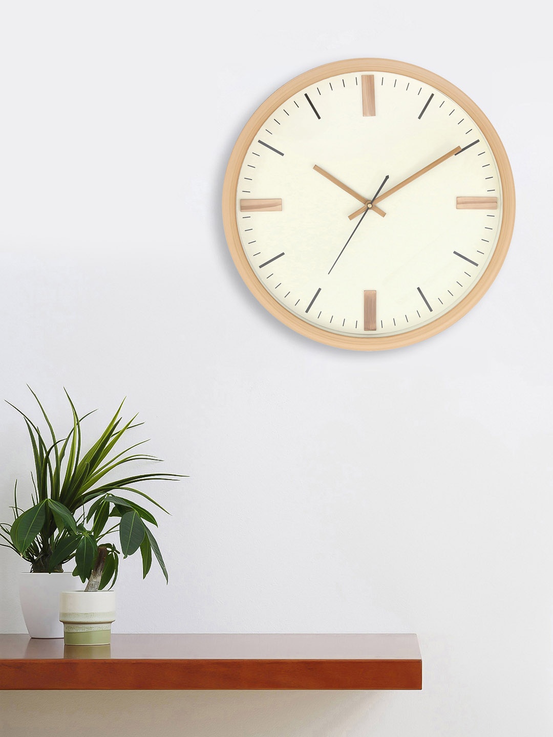 

eCraftIndia Cream-Coloured Round Solid Analogue Wall Clock 35.4 cm
