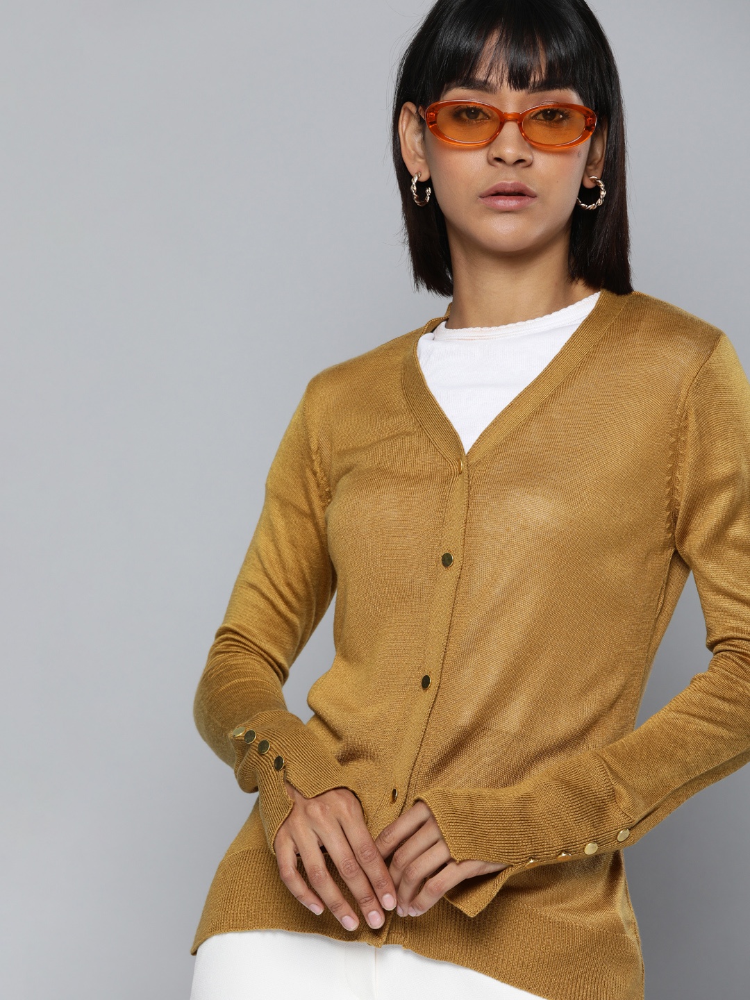

Chemistry Women Beige Solid Cardigan Sweater