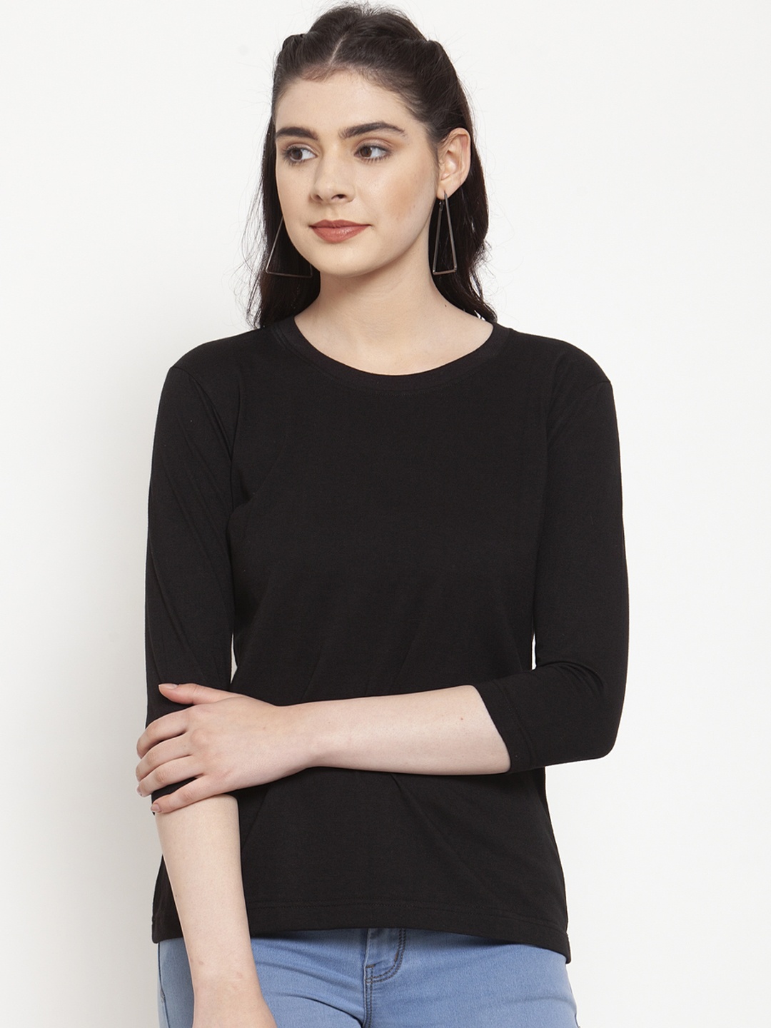 

Friskers Women Black Solid Round Neck T-shirt