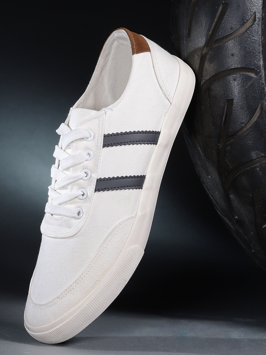 

Roadster Men White Solid Sneakers