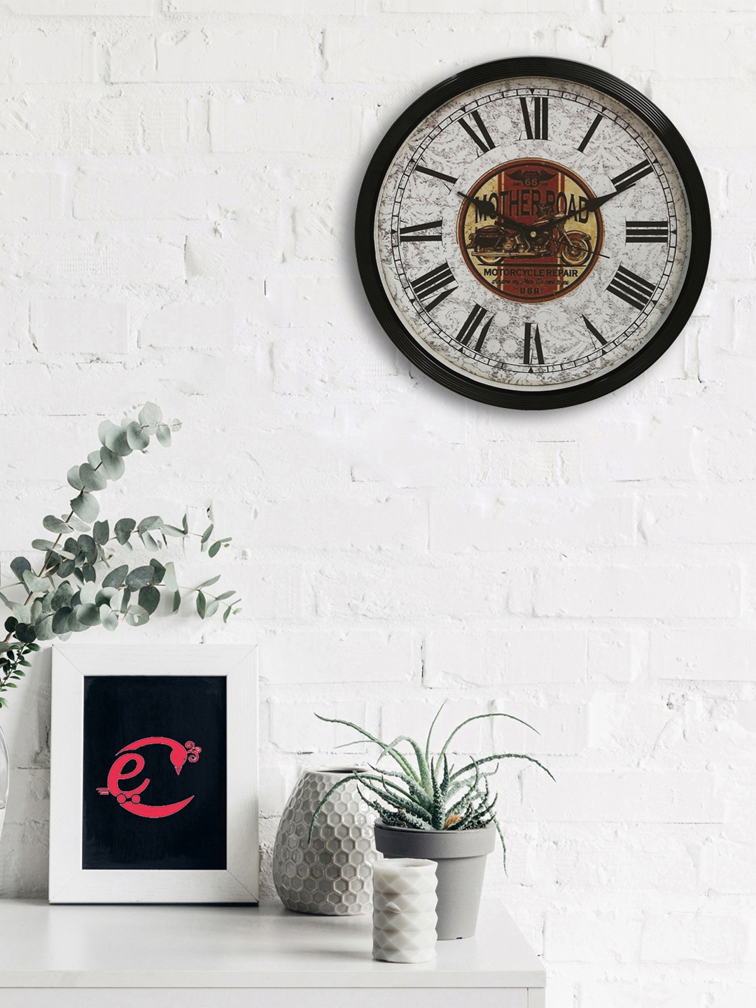 

eCraftIndia Black & White Round Printed 31 x 31 CM Analogue Wall Clock