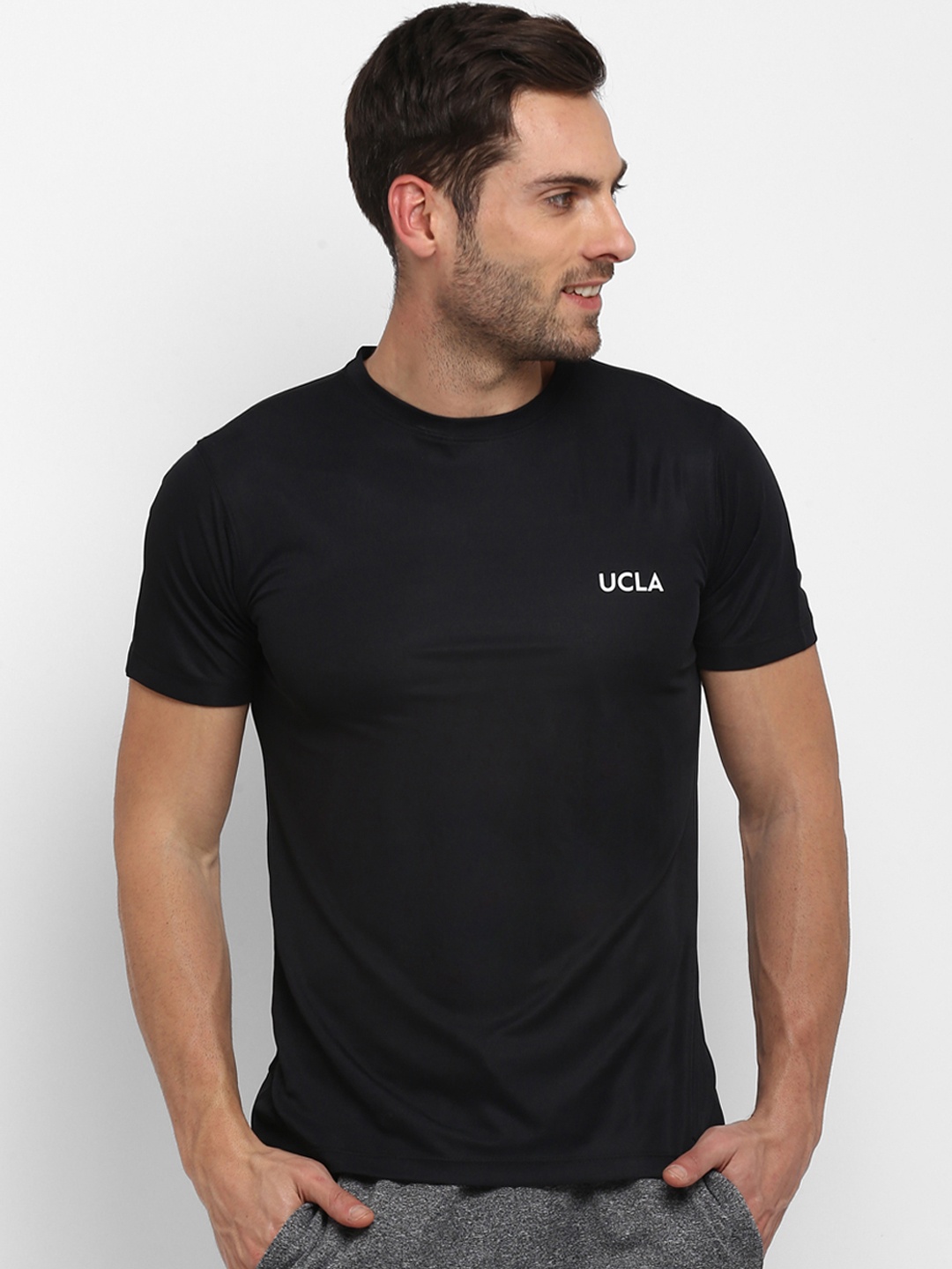 

UCLA Men Black Solid Round Neck T-shirt