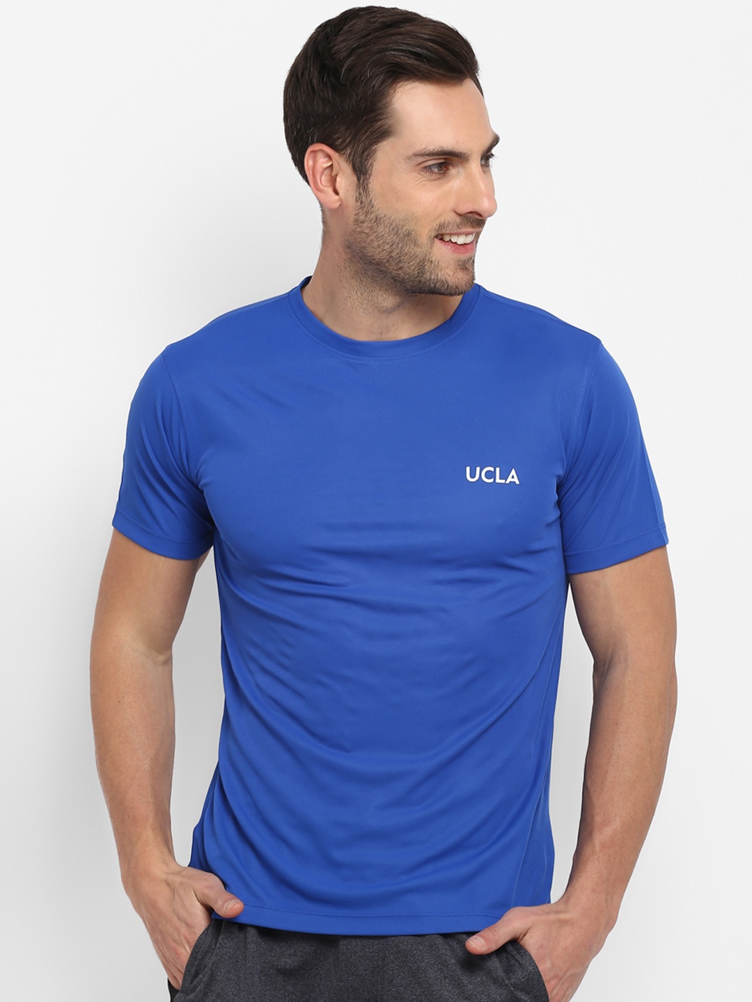 

UCLA Men Blue Solid Round Neck T-shirt
