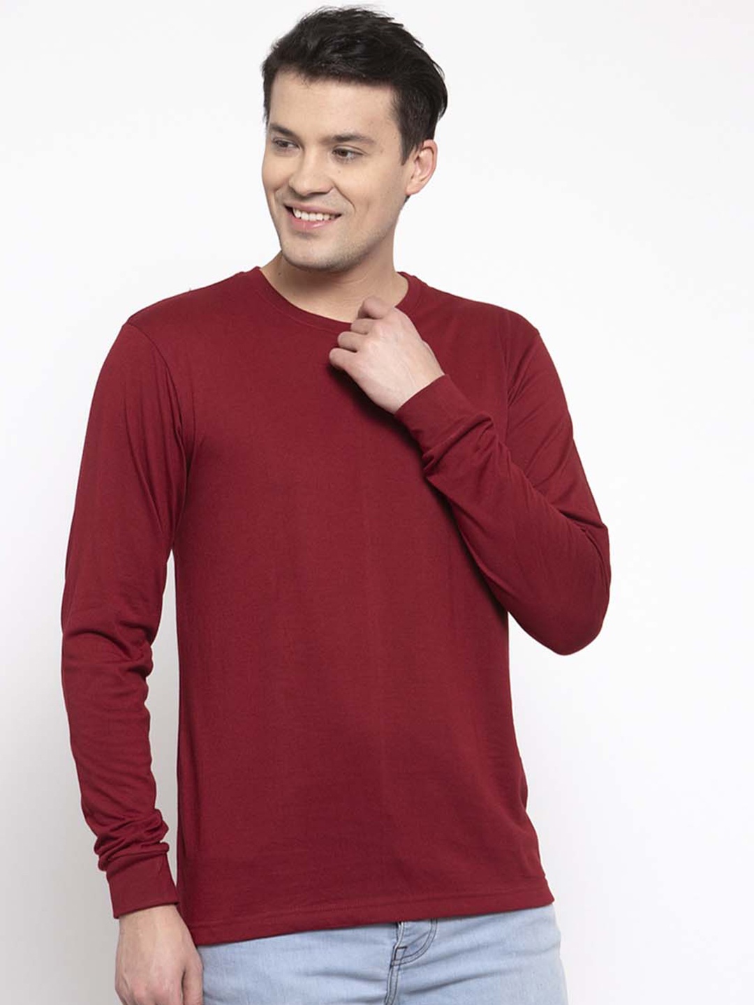 

Friskers Men Maroon Solid Round Neck T-shirt