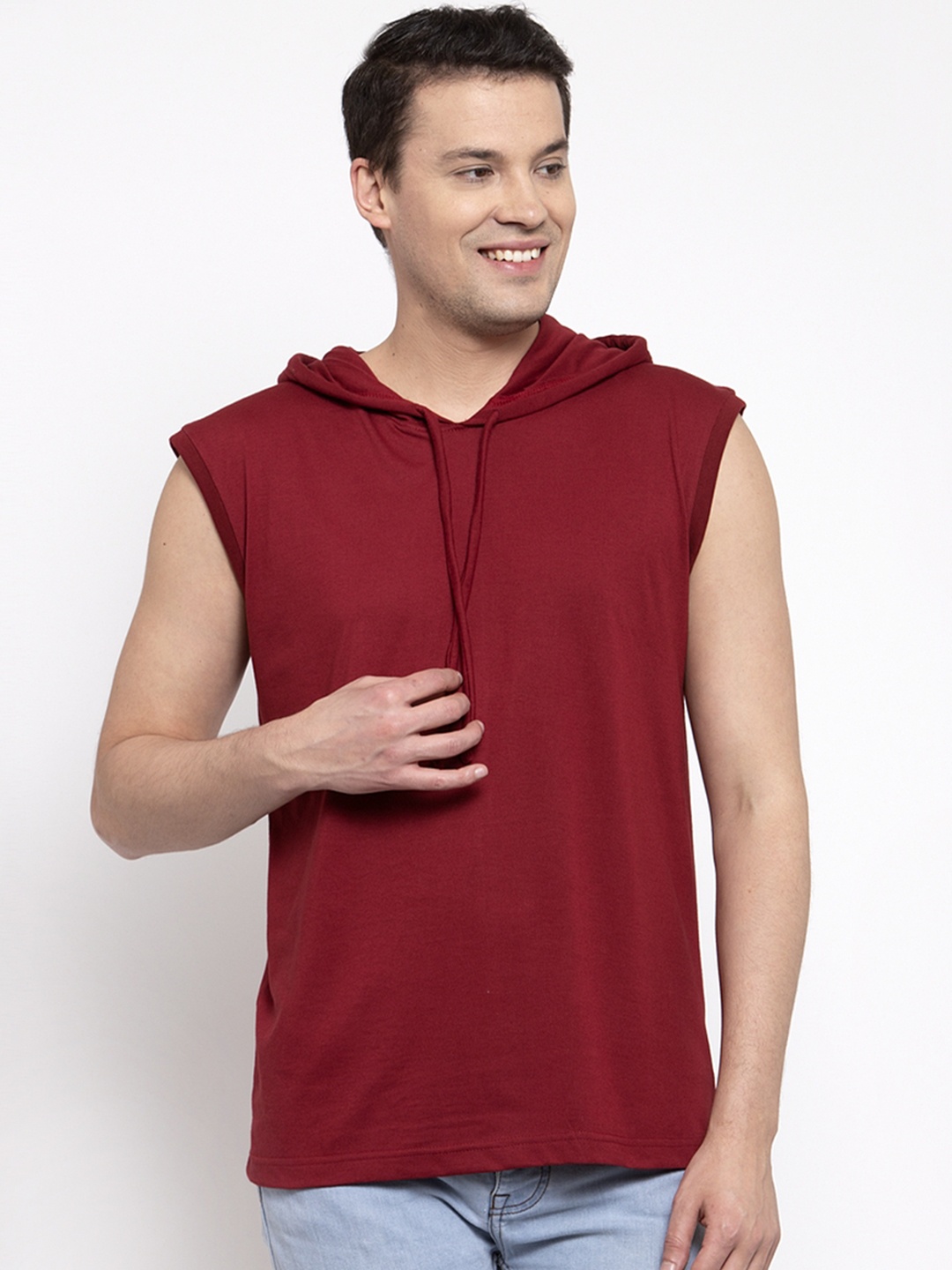 

Friskers Men Maroon Solid Hooded T-shirt