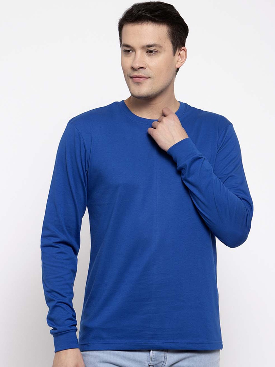 

Friskers Men Blue Solid Round Neck T-shirt