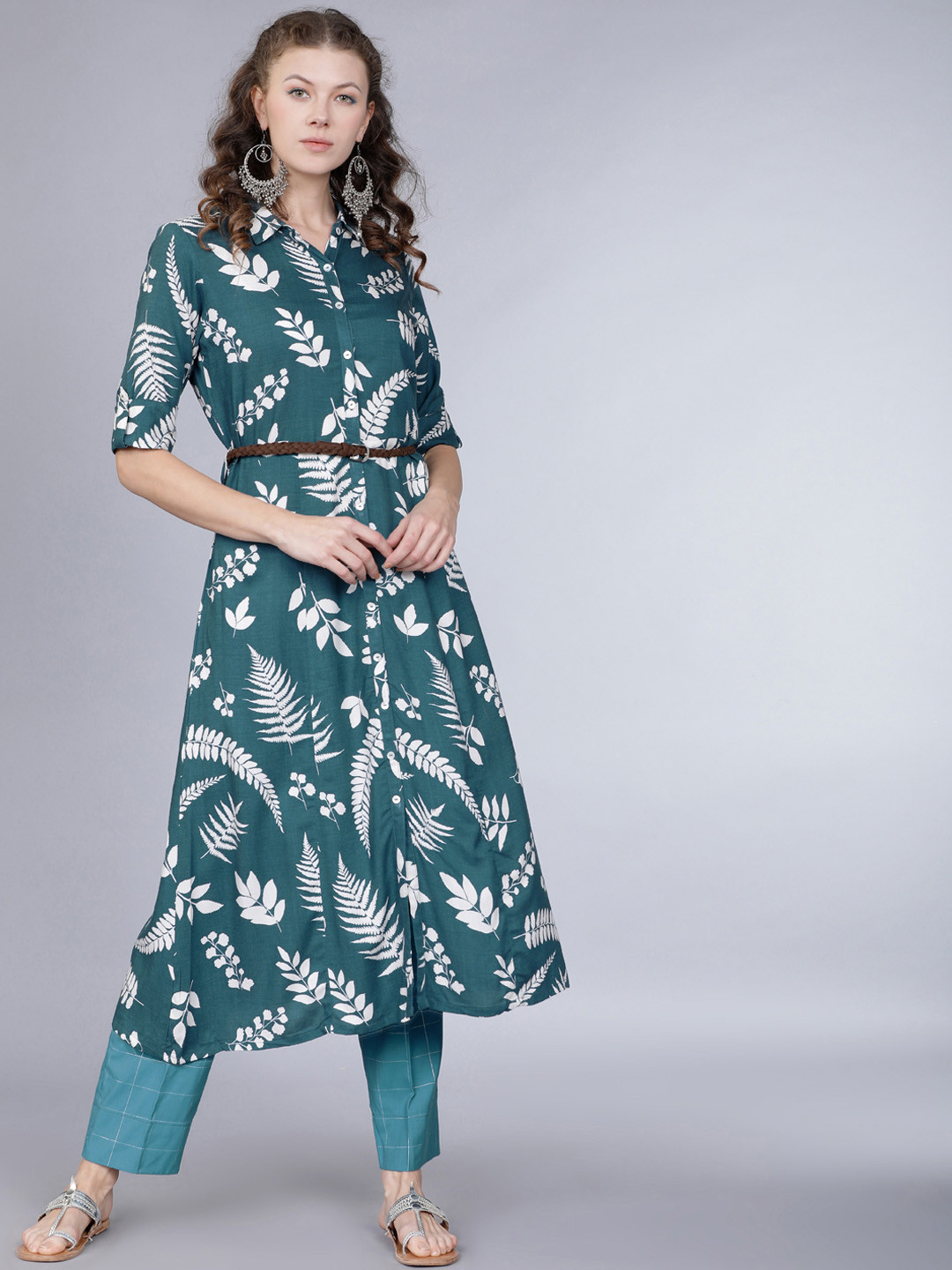 

Vishudh Women Blue & White Printed Kurta with Trousers