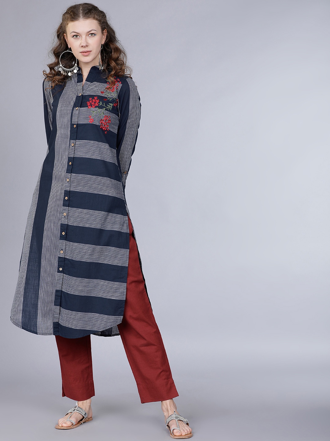 

Vishudh Women Navy Blue & White Striped Straight Kurta