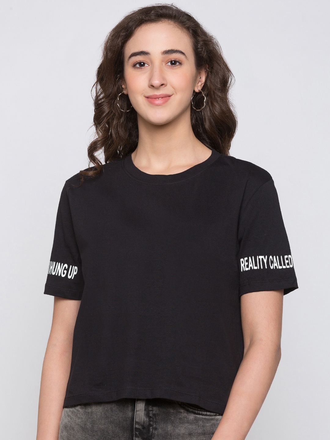 

Globus Women Black Solid Round Neck T-shirt