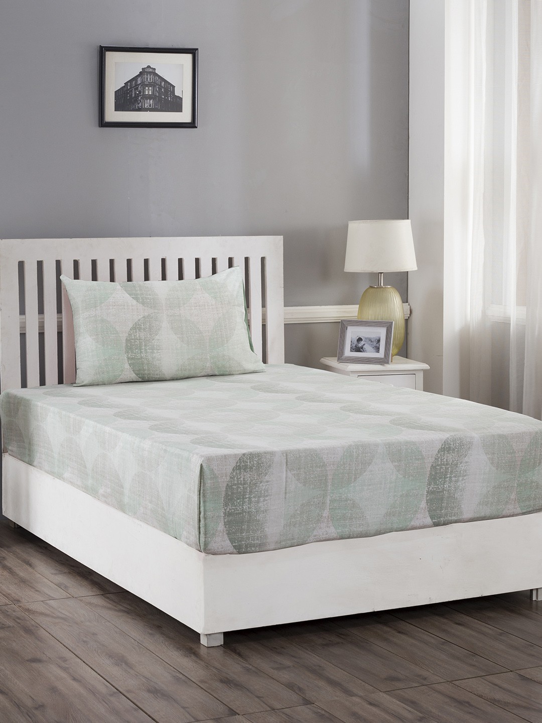 

MASPAR Green & Off-White Geometric 210 TC Cotton 1 Single Bedsheet with 1 Pillow Cover