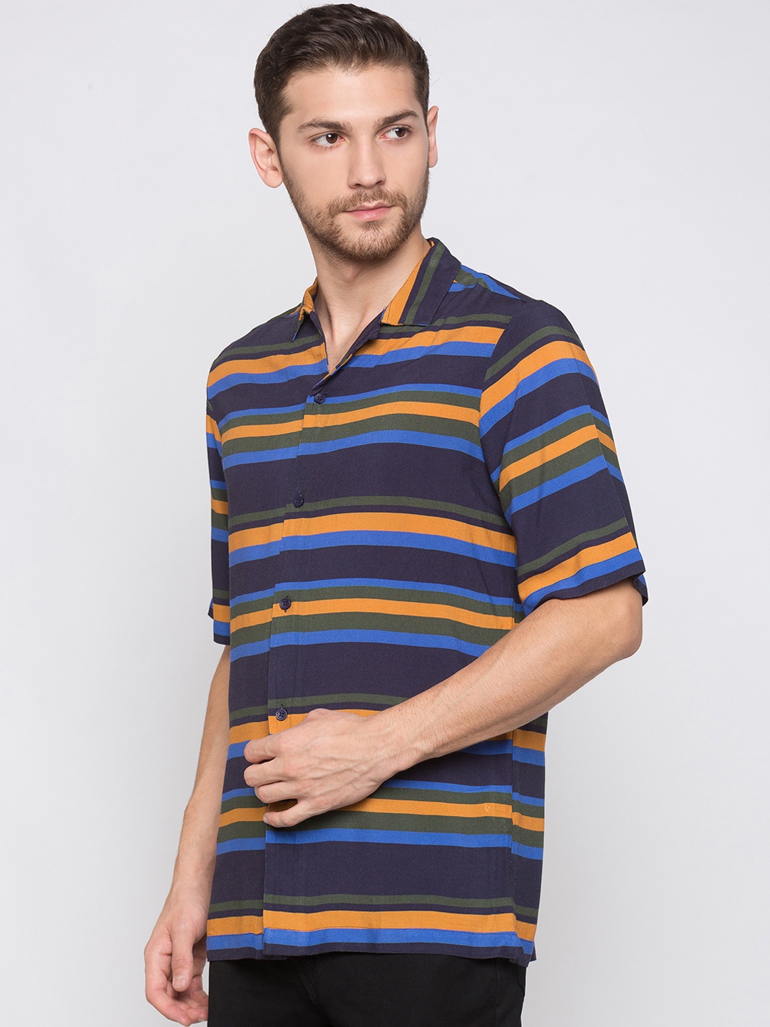 

Globus Men Multicoloured Regular Fit Striped Casual Shirt, Multi