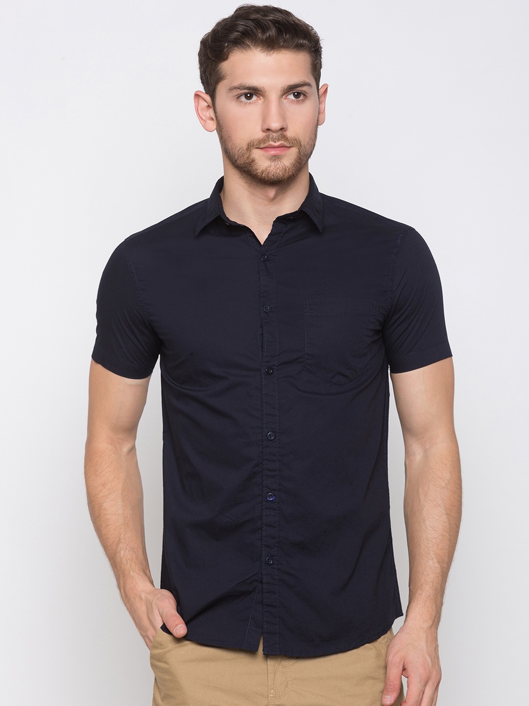 

Globus Men Navy Blue Regular Fit Solid Casual Shirt
