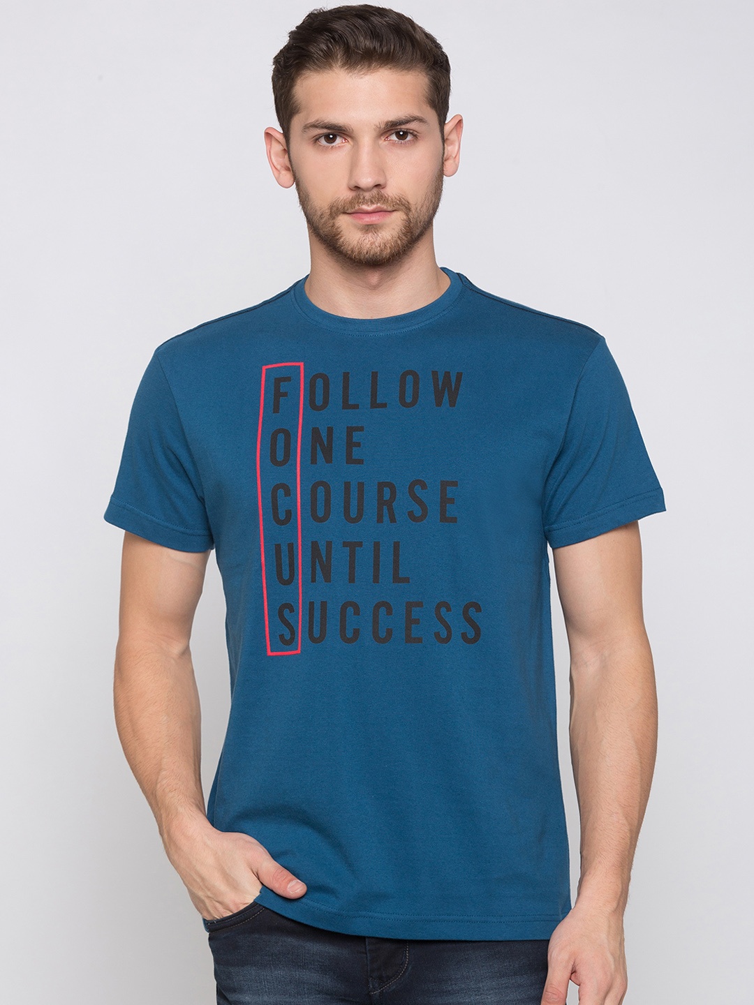 

Globus Men Blue Printed Round Neck T-shirt