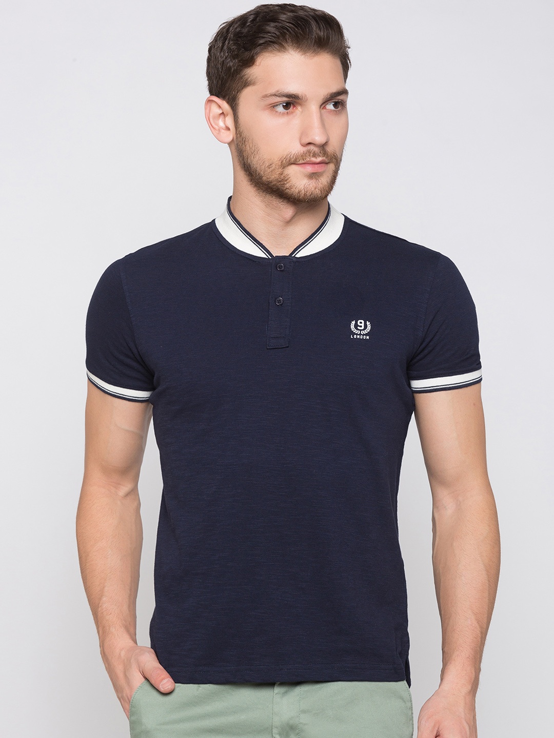 

Globus Men Navy Blue Solid Mandarin Collar T-shirt