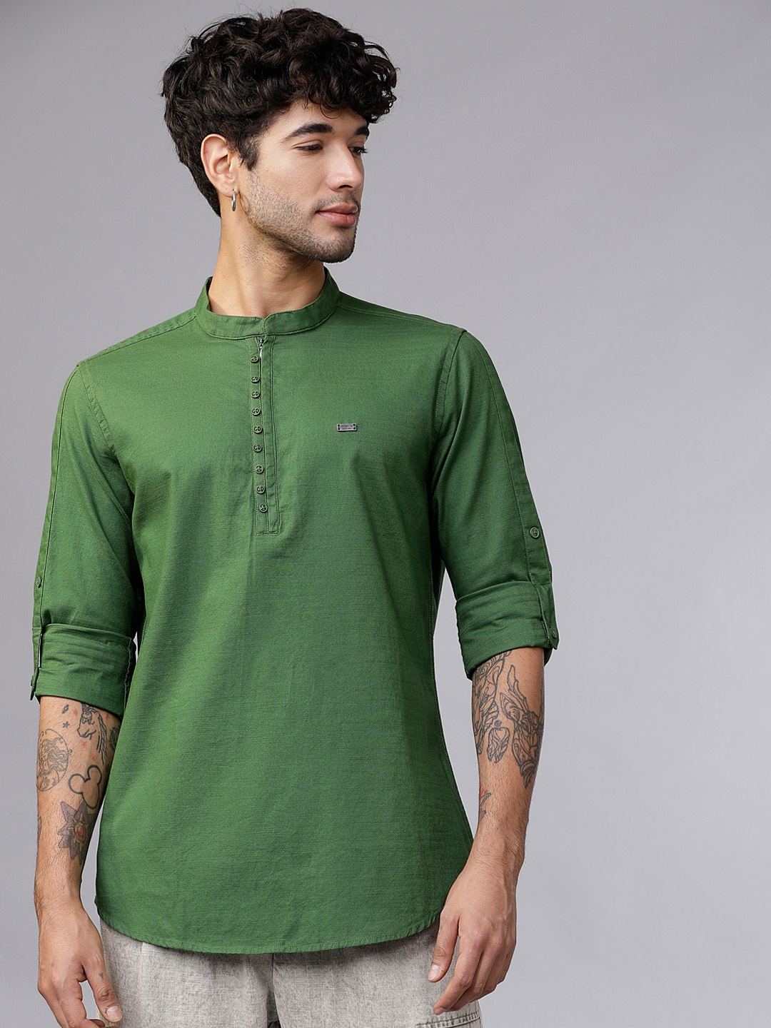 

LOCOMOTIVE Men Green Slim Fit Solid Casual Shirt