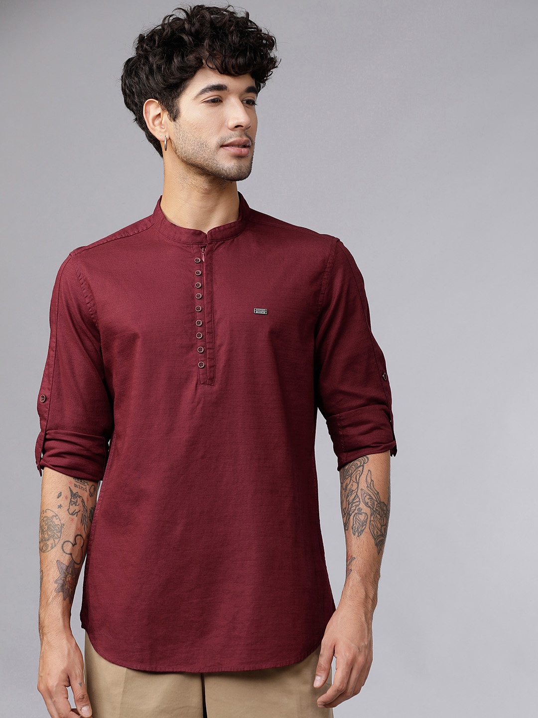 

LOCOMOTIVE Men Maroon Slim Fit Solid Casual Shirt