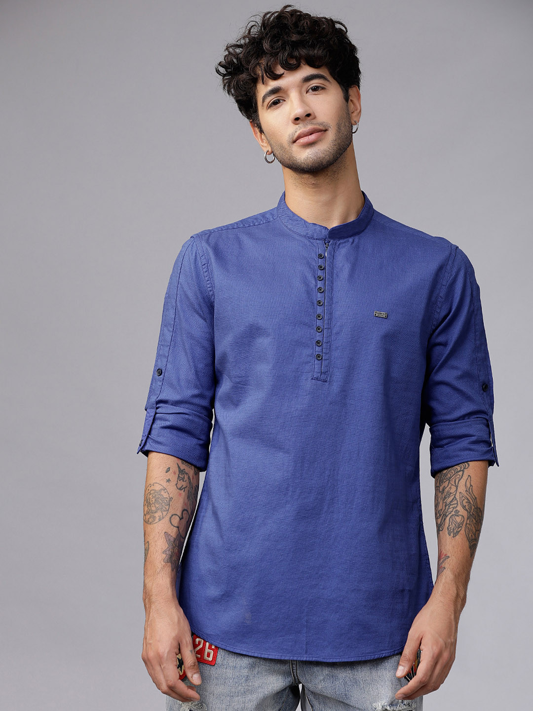 

LOCOMOTIVE Men Blue Slim Fit Solid Casual Shirt