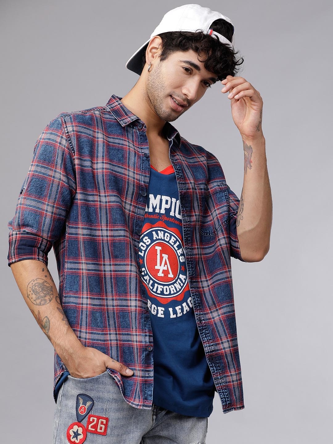 

LOCOMOTIVE Men Navy Blue & Red Slim Fit Checked Casual Shirt