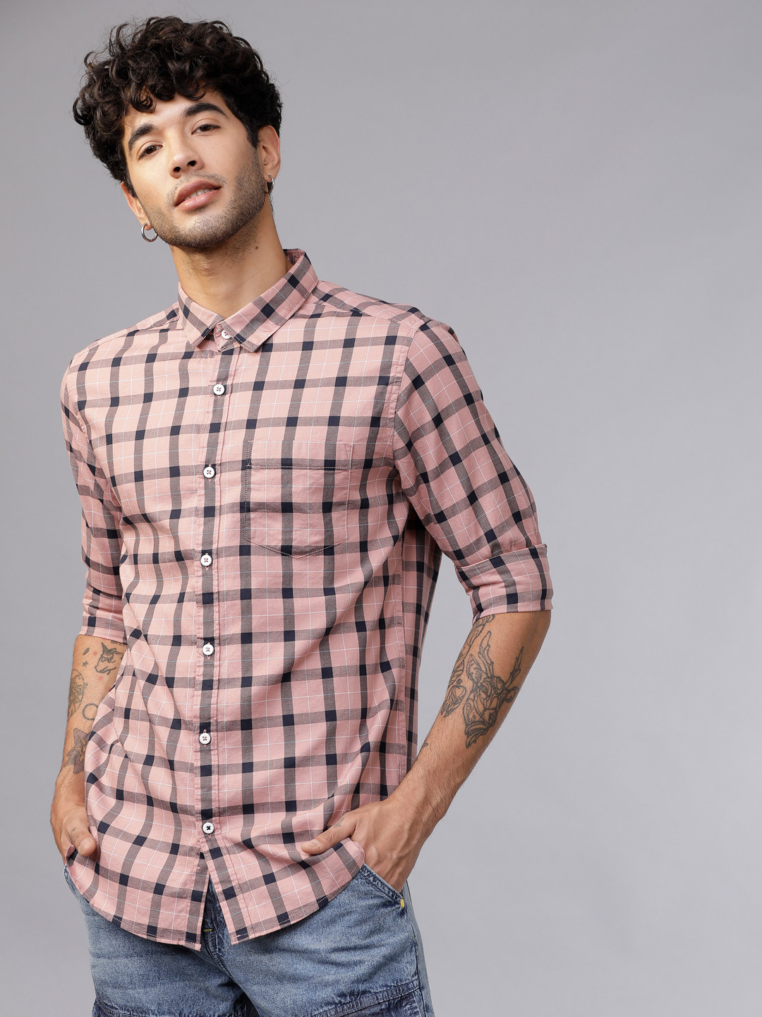 

HIGHLANDER Men Pink & Navy Blue Slim Fit Checked Casual Shirt