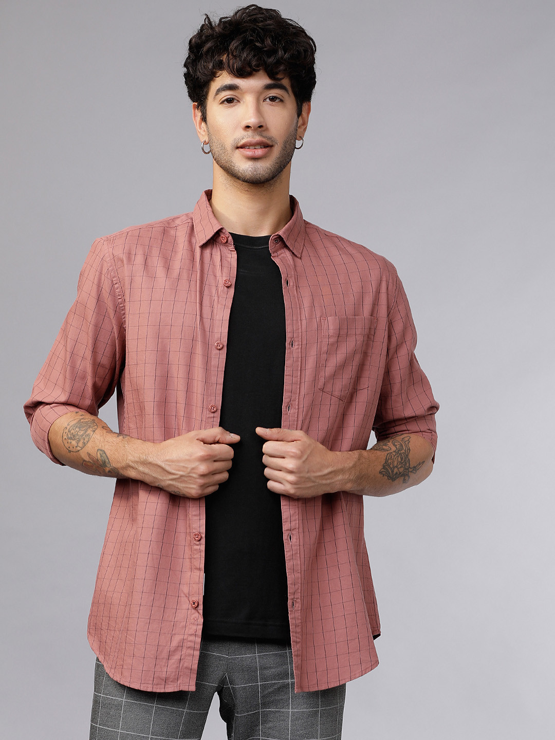 

HIGHLANDER Men Coral & Navy Blue Slim Fit Checked Casual Shirt
