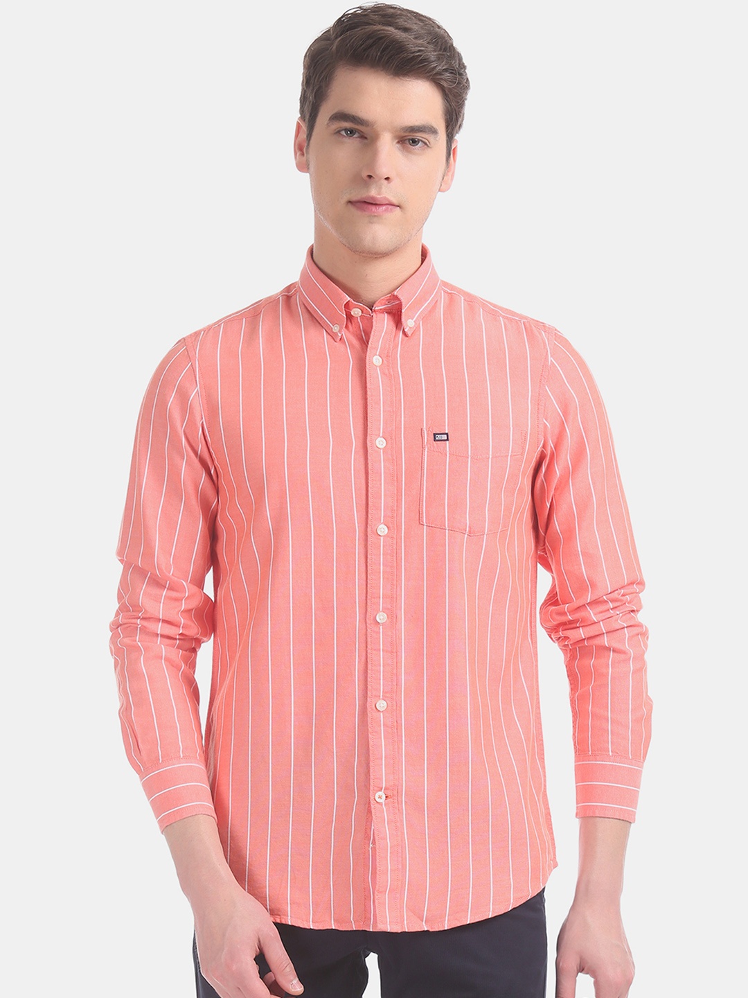 

Arrow Sport Men Peach-Coloured & White Slim Fit Striped Casual Shirt
