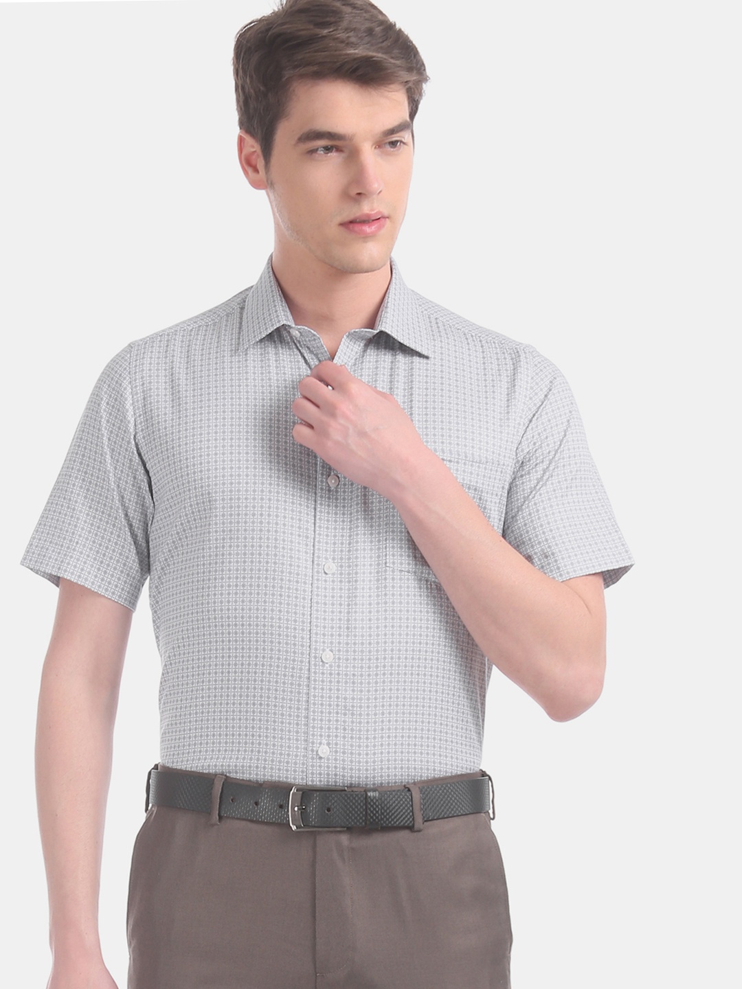 

Arrow Men Grey & White Regular Fit Printed Formal Shirt