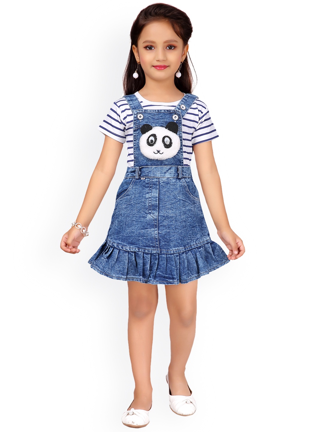 

Aarika Girls White & Blue Striped T-shirt with Shorts