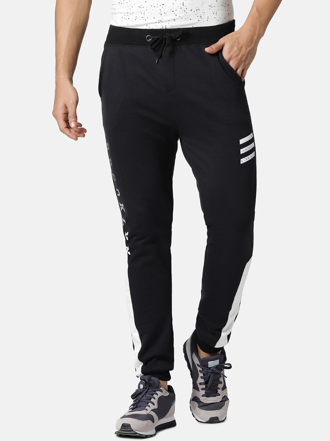 

FIDO DIDO Men Navy Blue Solid Slim-Fit Joggers