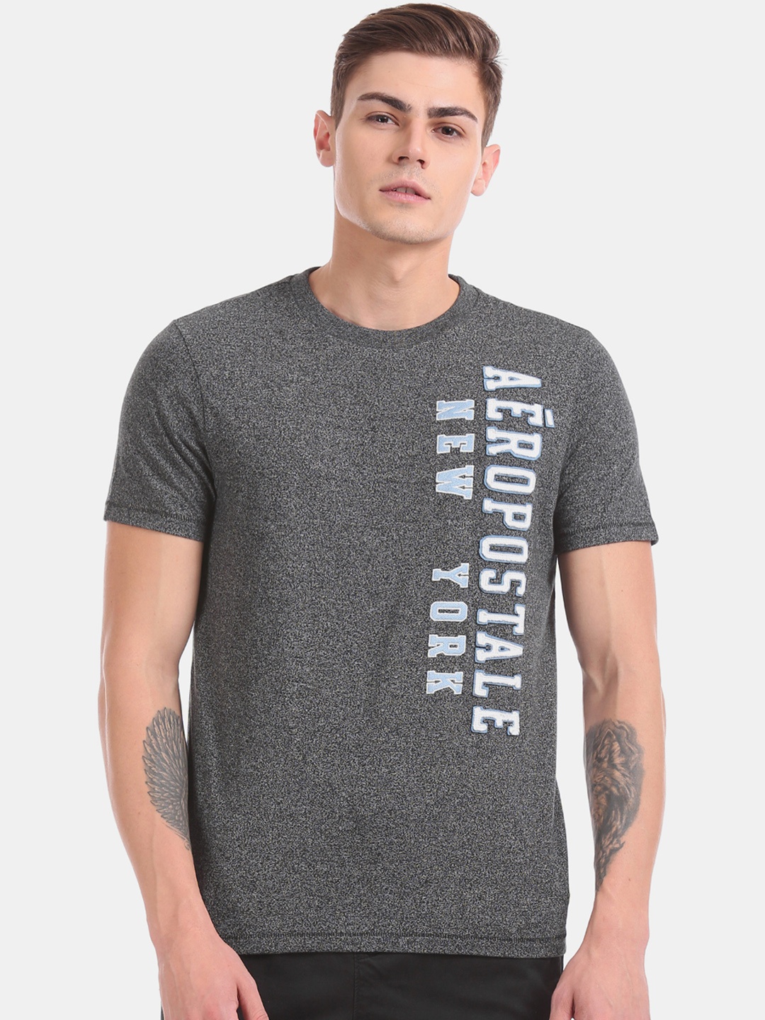 

Aeropostale Men Grey Applique Round Neck T-shirt
