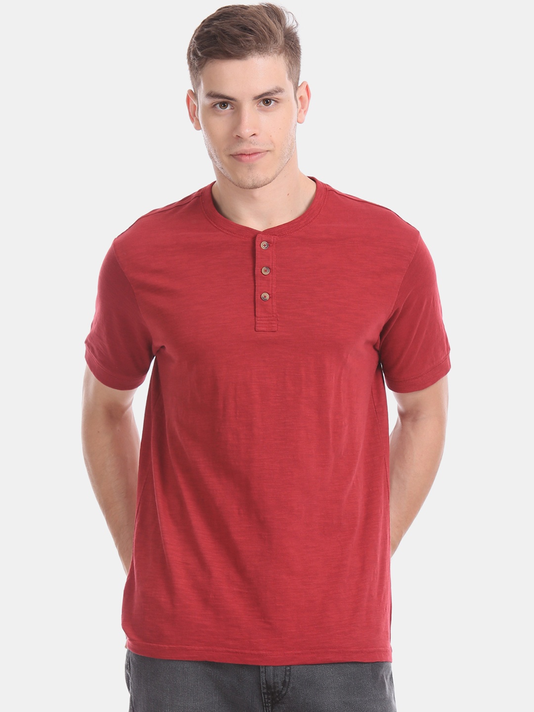 

Aeropostale Men Red Solid Henley Neck T-shirt
